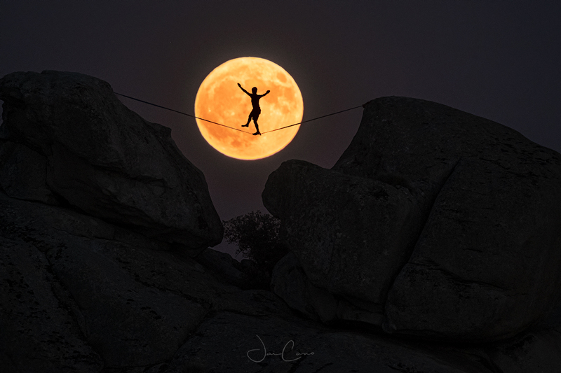 Jose-Angel-Izquierdo-Jaicano-funambulista-luna